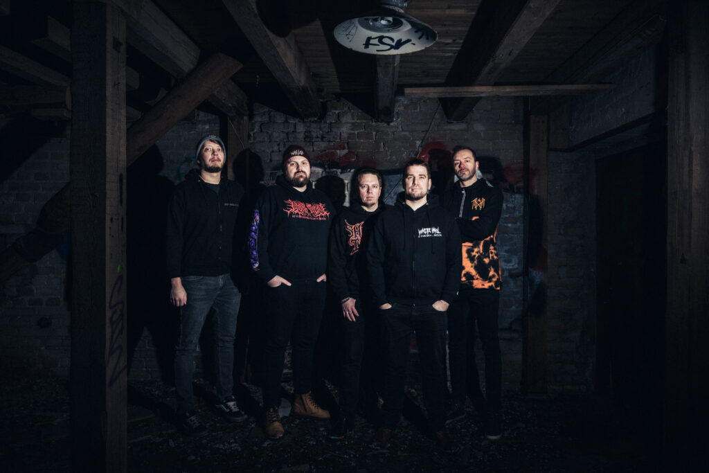 Promo picture by Sanna Vihervuori